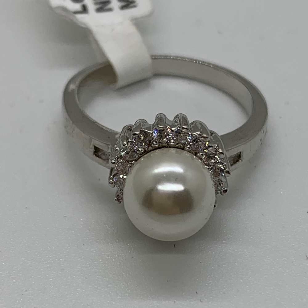 Silver Ring with Cubic Zirconia and Pearl NEW